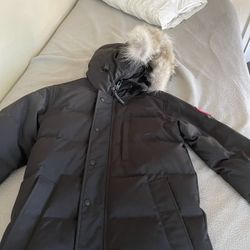 Canada Goose Fusion Carson Parka Size medium Worn 1X