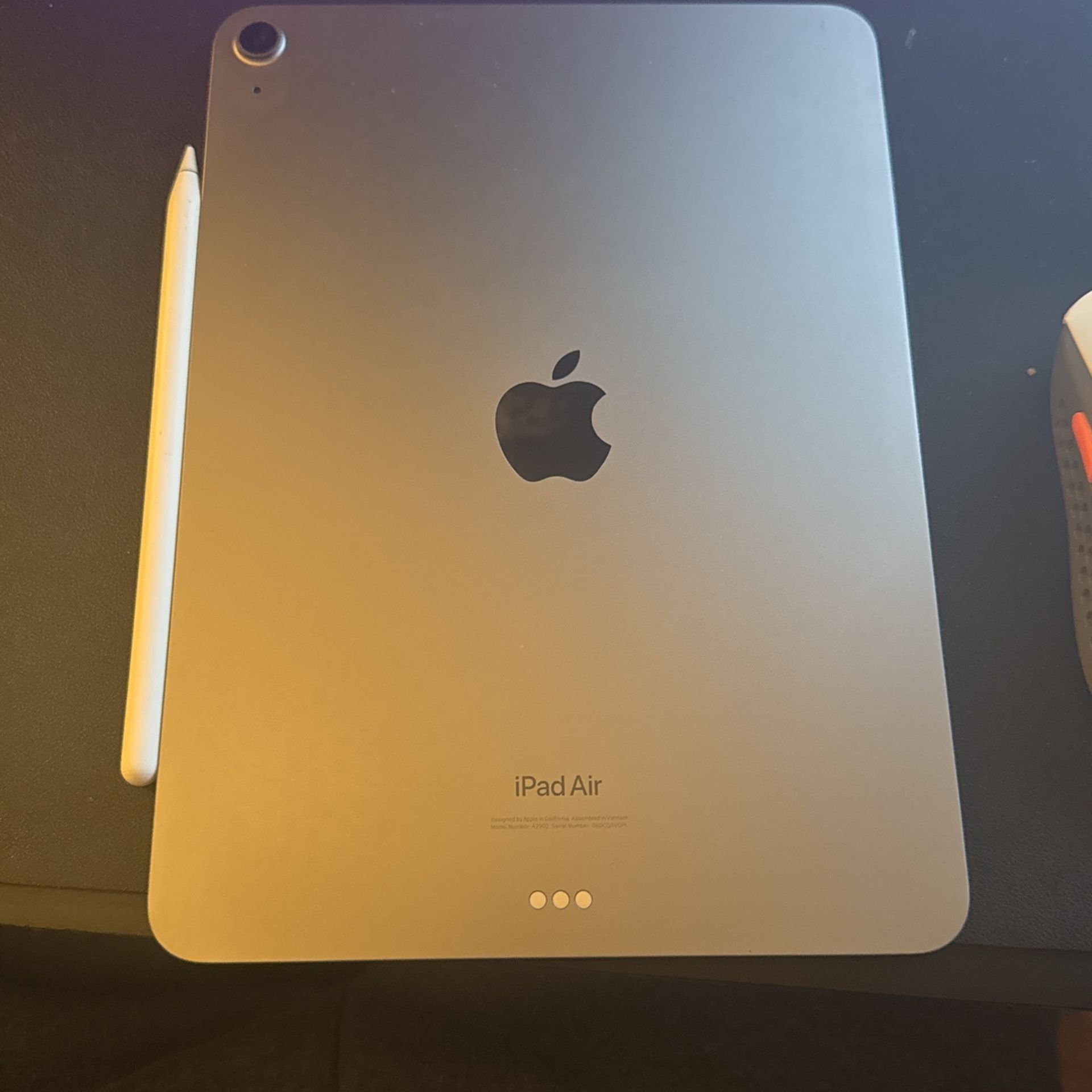 2024 IPad Air 11in with Apple pencil Pro and case