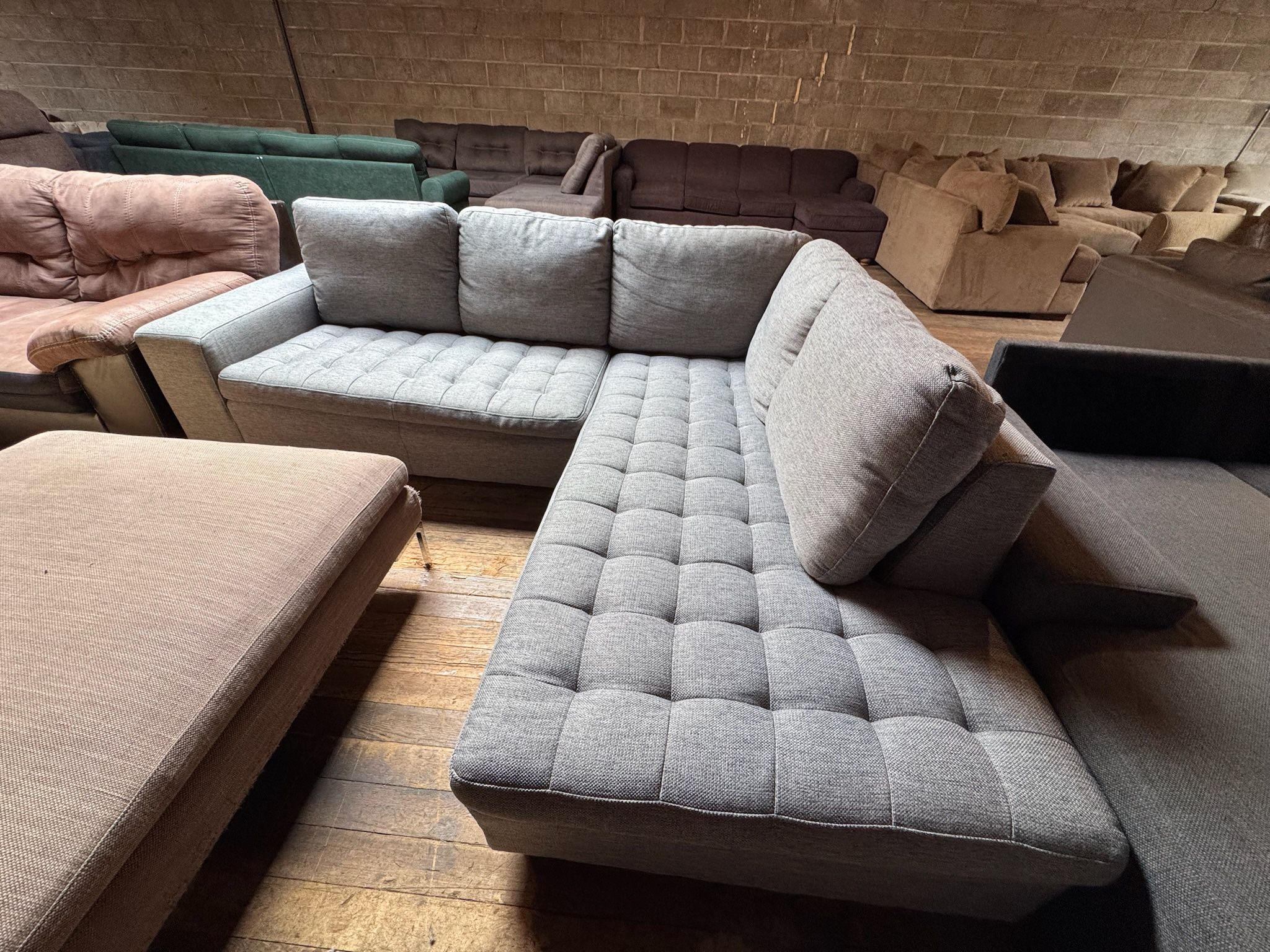 Sectional Couch (WE DELIVER)