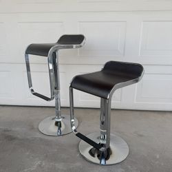 Like New Swivel Adjustable Modern Counter Stools X 2