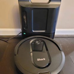 Shark Robo Vac With Self Empty Mode And Home Mapping 