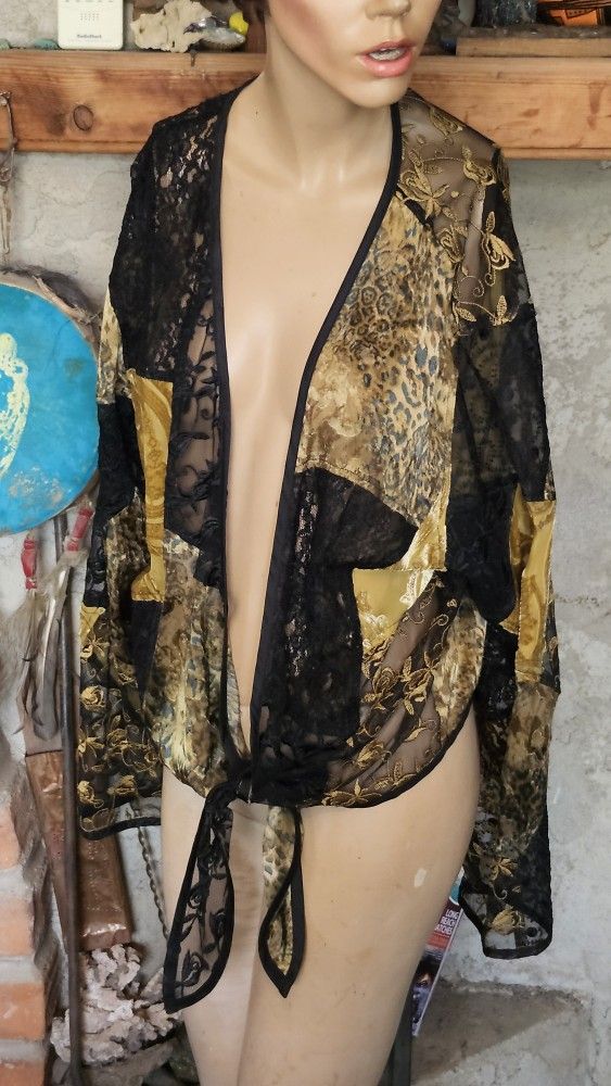 NEW Chico's Black Gold Quilted Embroidered Lace Velvet Cropped Cardigan