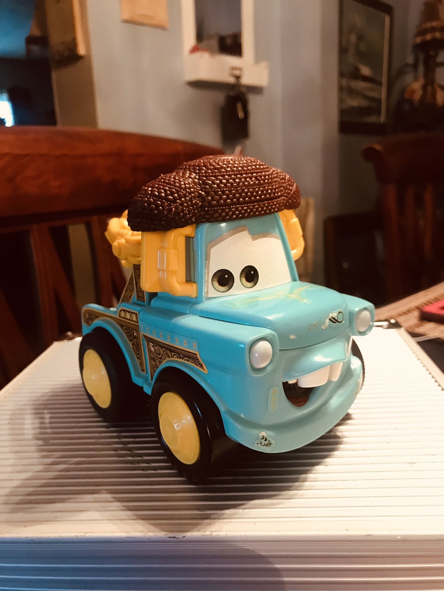 Disney Pixar Shake N Go 