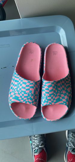 Women’s Slides Size 9 