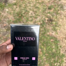 Valentino Born In Roma Intense 