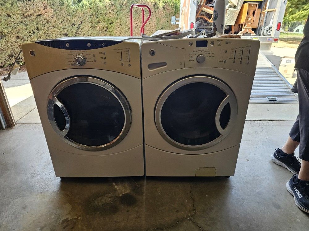 GE Washer And Dryer Set