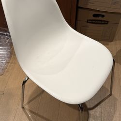 White Chair X 4