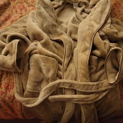 Brookstone Spa Beige Robe