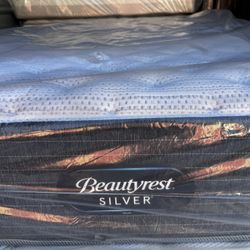 Beautyrest Silver full Matetress. Delivery Available 