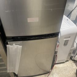New Miny Fridge 