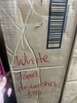 Dishwasher End Panel in Alpine White