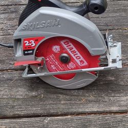 SKILSAW 2.3 HP 12 AMP  71/4 BLADE