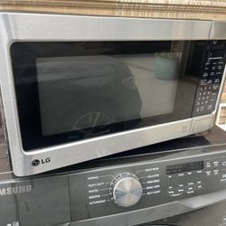 LG Medium Size Microwave 