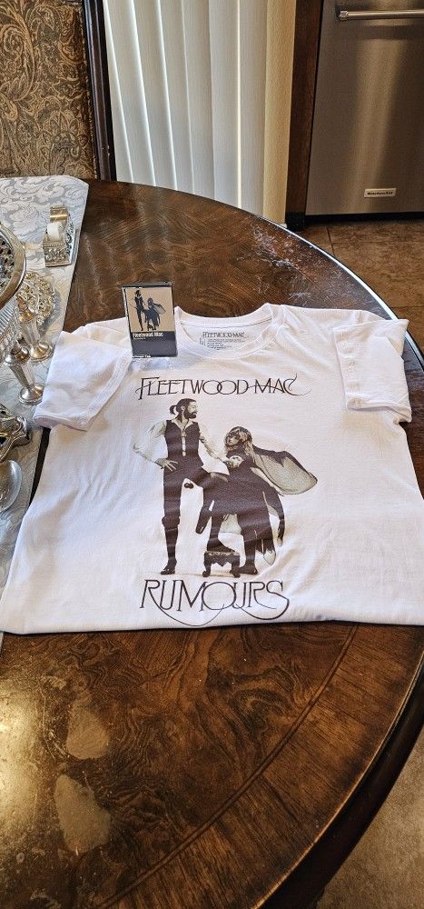Fleetwood Mac T-Shirt & Cassette Tape 1977 / Collectible / Collector / Memorabilia / Vintage / Music / Yacht Rock / Retro / 70s / Man Cave / Decor