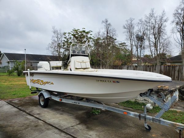 20" rhino 2010 model 225hp johnson outboard .., start up once a month so runs great !!! one live bat
