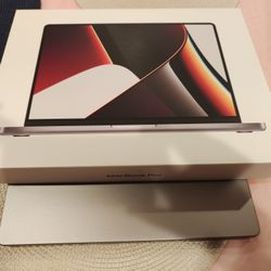 M1 MacBook Pro 14“ 16GB/512GB Only 41 Cycle Count, Boxed