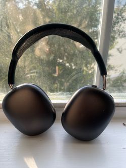 AirPod maxes