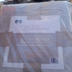 Plush flannel throw blanket.