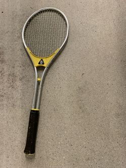 Tennis raquet