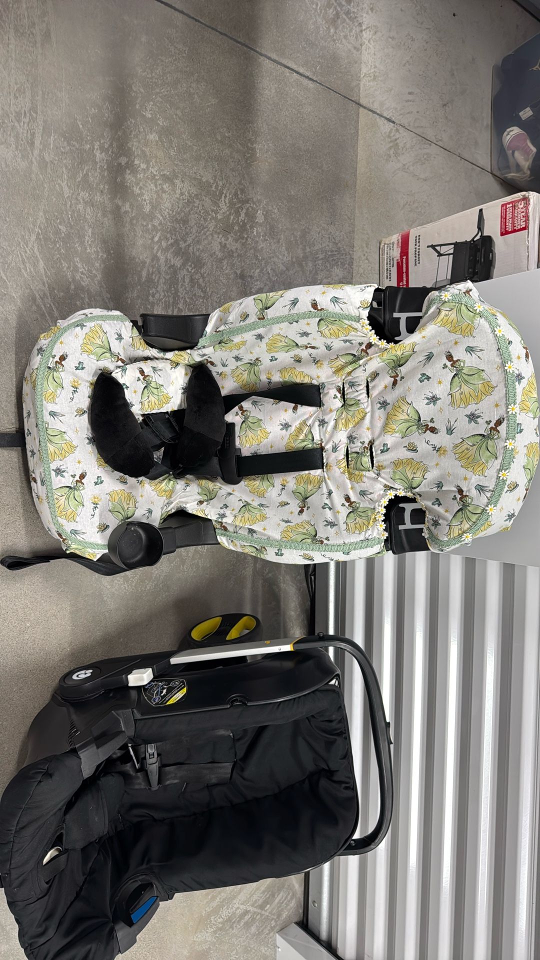 2 Car Seats For Sale