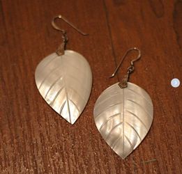 Vintage Sterling Silver 925 Hooks Mother Of Pearl Leaf Earrings Medium Dangle

