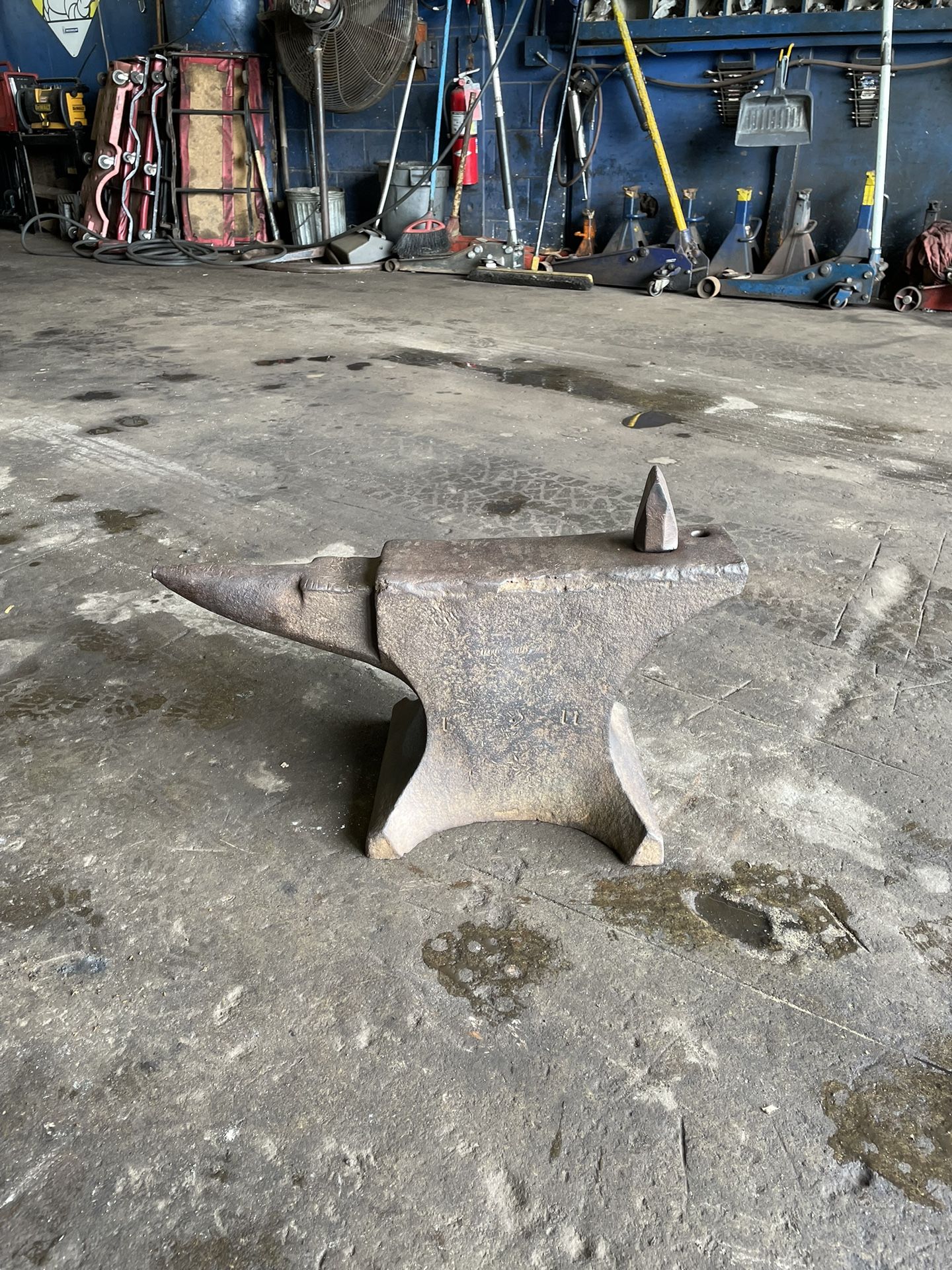 1800’s (129)lb Black Smith Anvil