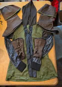 Halloween / Medieval Dress Up Costume - Robin Hood - 5 Piece Set - Size 6/7?