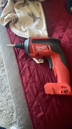 Milwaukee screw gun