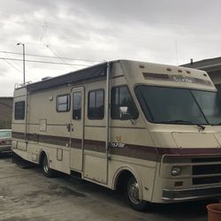 1998 Motor Home / Yard Sale 