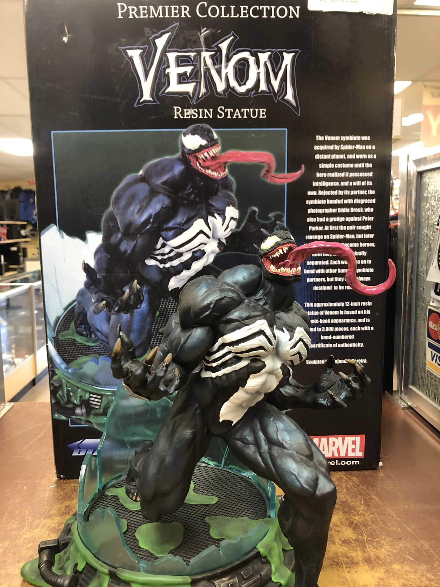 Venom Statue 10714500