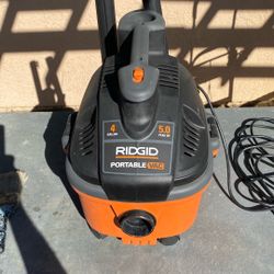 RIDGID Portable Vacuum 4 Gallon 5.0 Peak Horse Power 