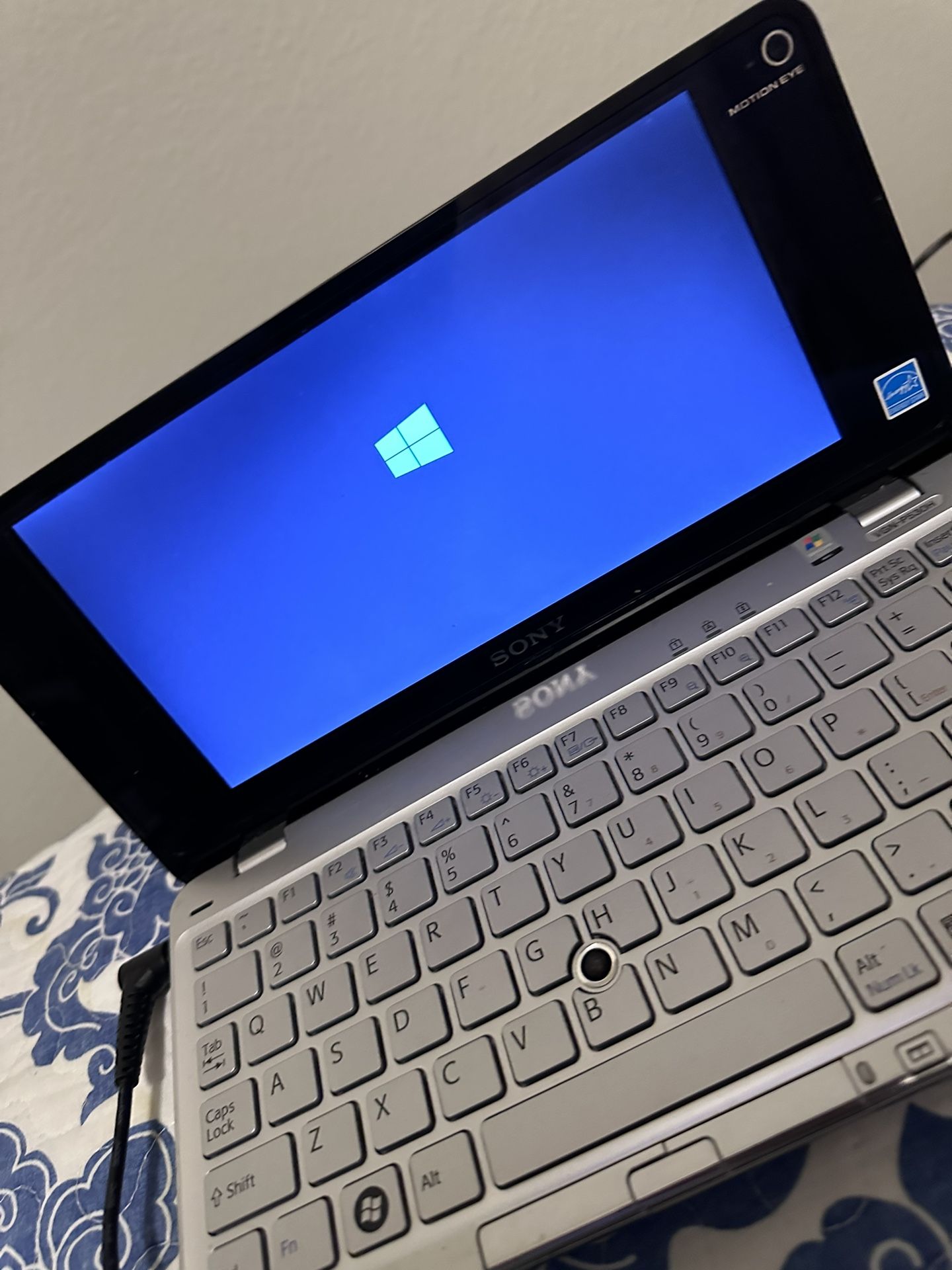 Sony VAIO VGN-p530H Mini Laptop