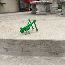 Small Metal Grasshopper 