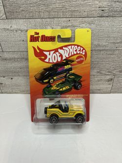Hot wheels The Hot Ones Yellow‘2011 Roll Patrol Jeep Chase • Die Cast Metal • Made in Thailand