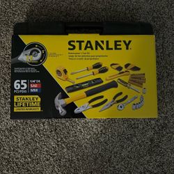 Stanley 65 Piece Tool Set