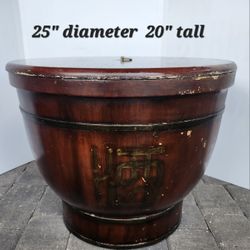 25" diameter  20" tall asian side table end table cocktail table