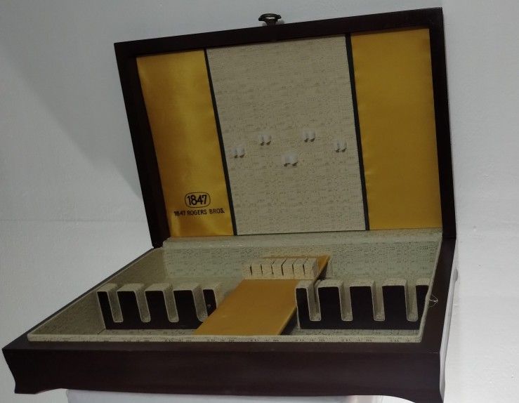 ROGERS BROS HERITAGE INLAID  WOOD  EMPTY BOX 