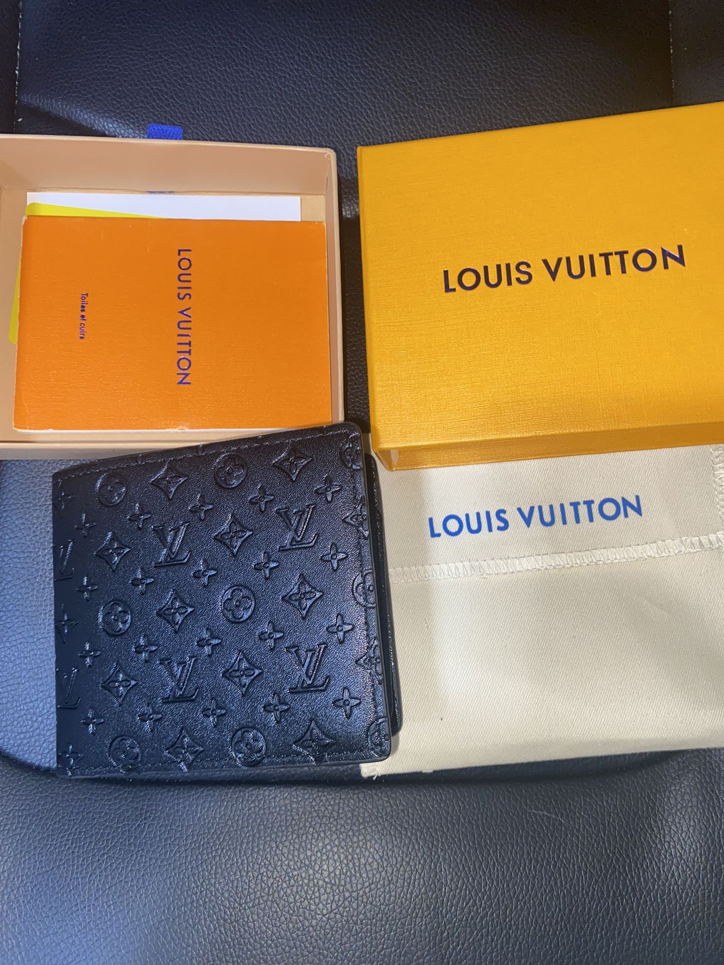 Authentic LOUIS VUITTON BiFold Men's Wallet with Serial TM1990!! Inside for  Sale in Commerce Charter Township, MI - OfferUp