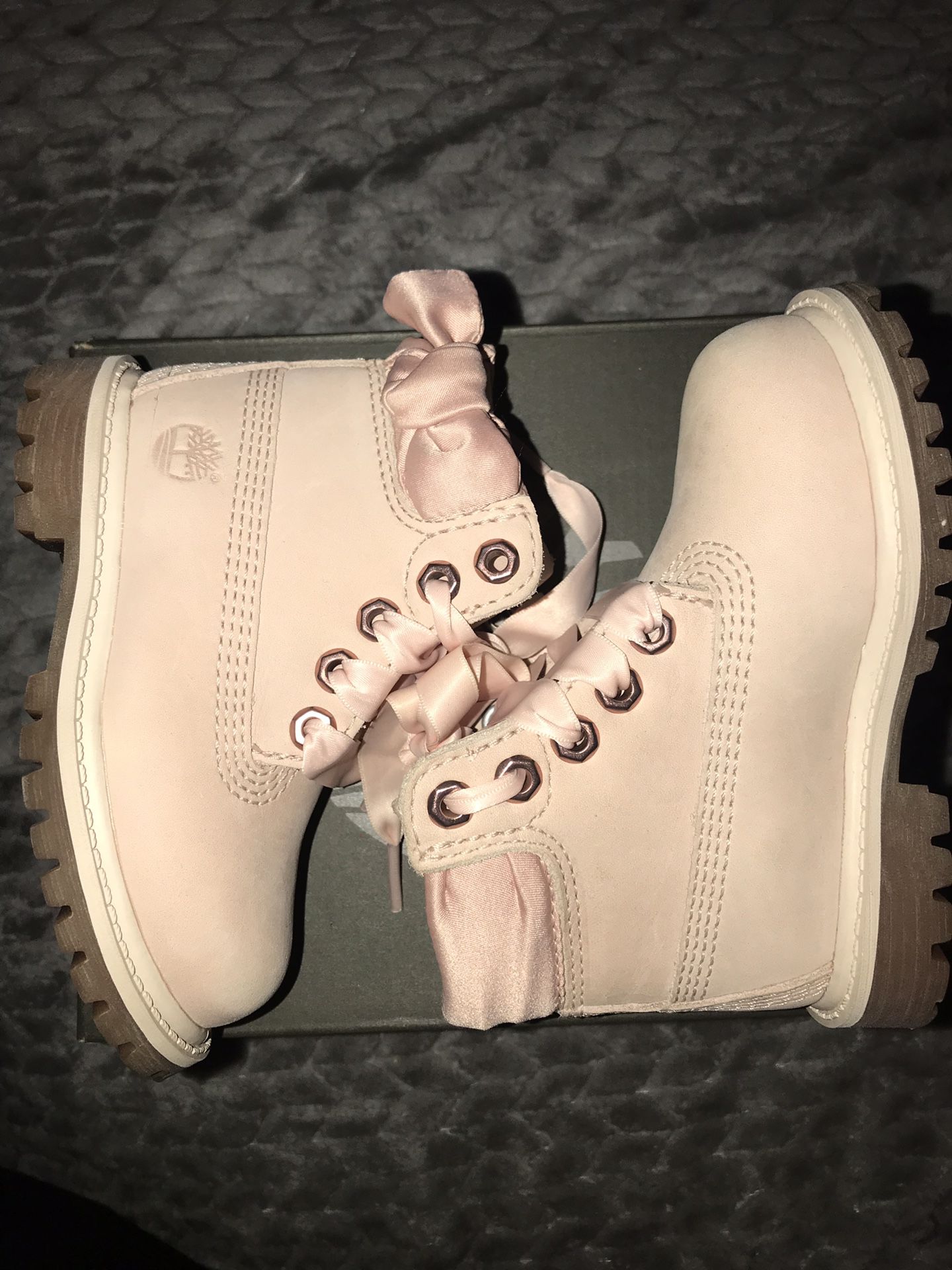 Toddler pink ribbon size 5 timberlands boots