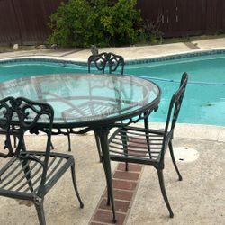 Free Table And Chairs 