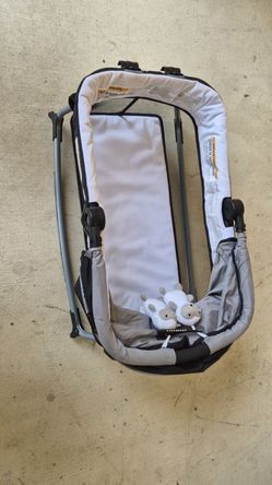 Rocking bassinet in brand new condition