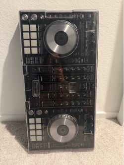 DJ turn tables