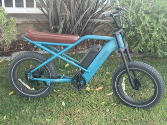 Retrospec valen rev 2 full throttle e bike with different modes of throttle, great shape have key