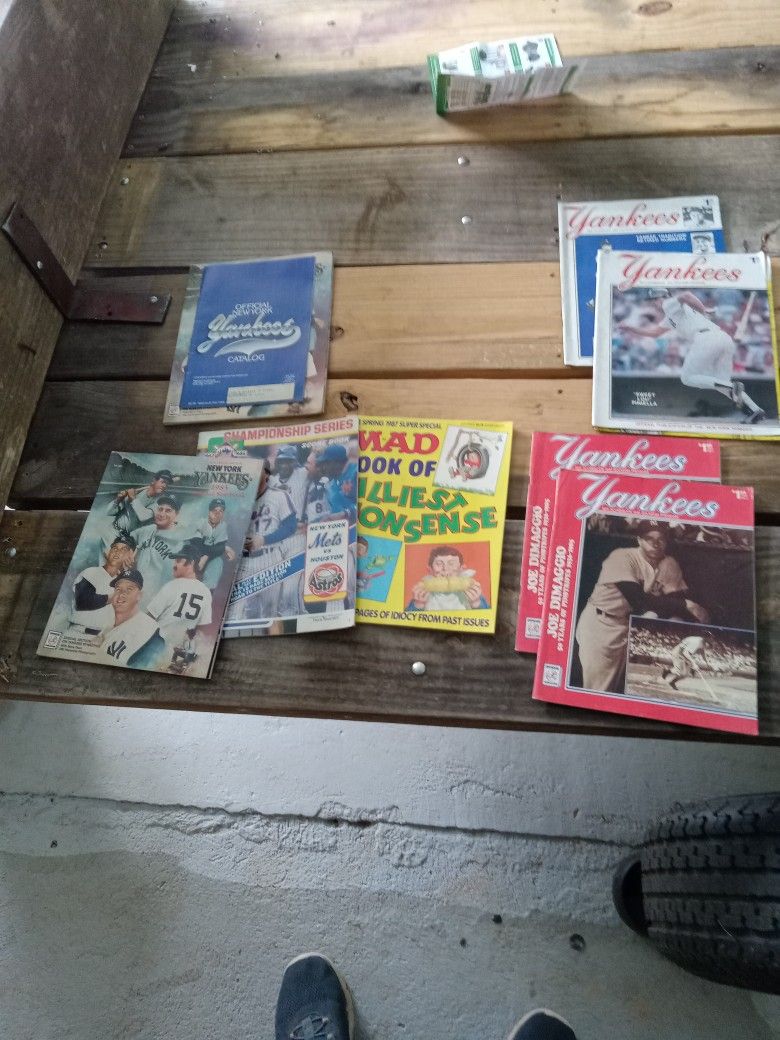 Year Books NY Yanks N Mets