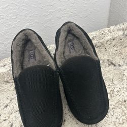 Ugg Black Slippers Size Women’s 9