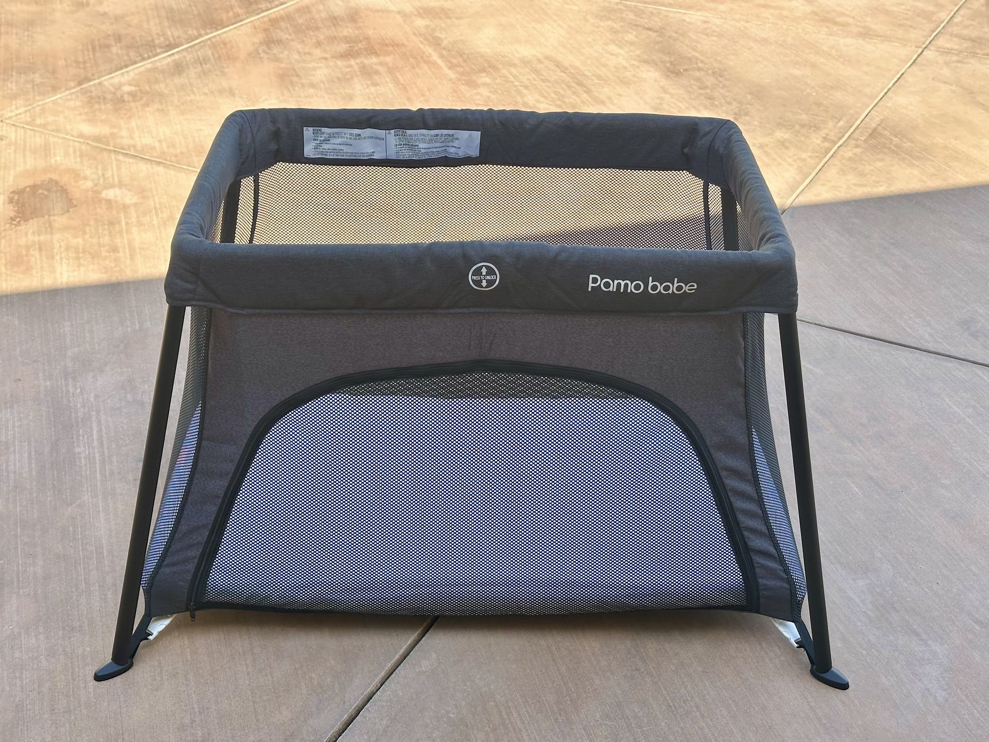 Pamo Babe Travel Crib with extra sheets