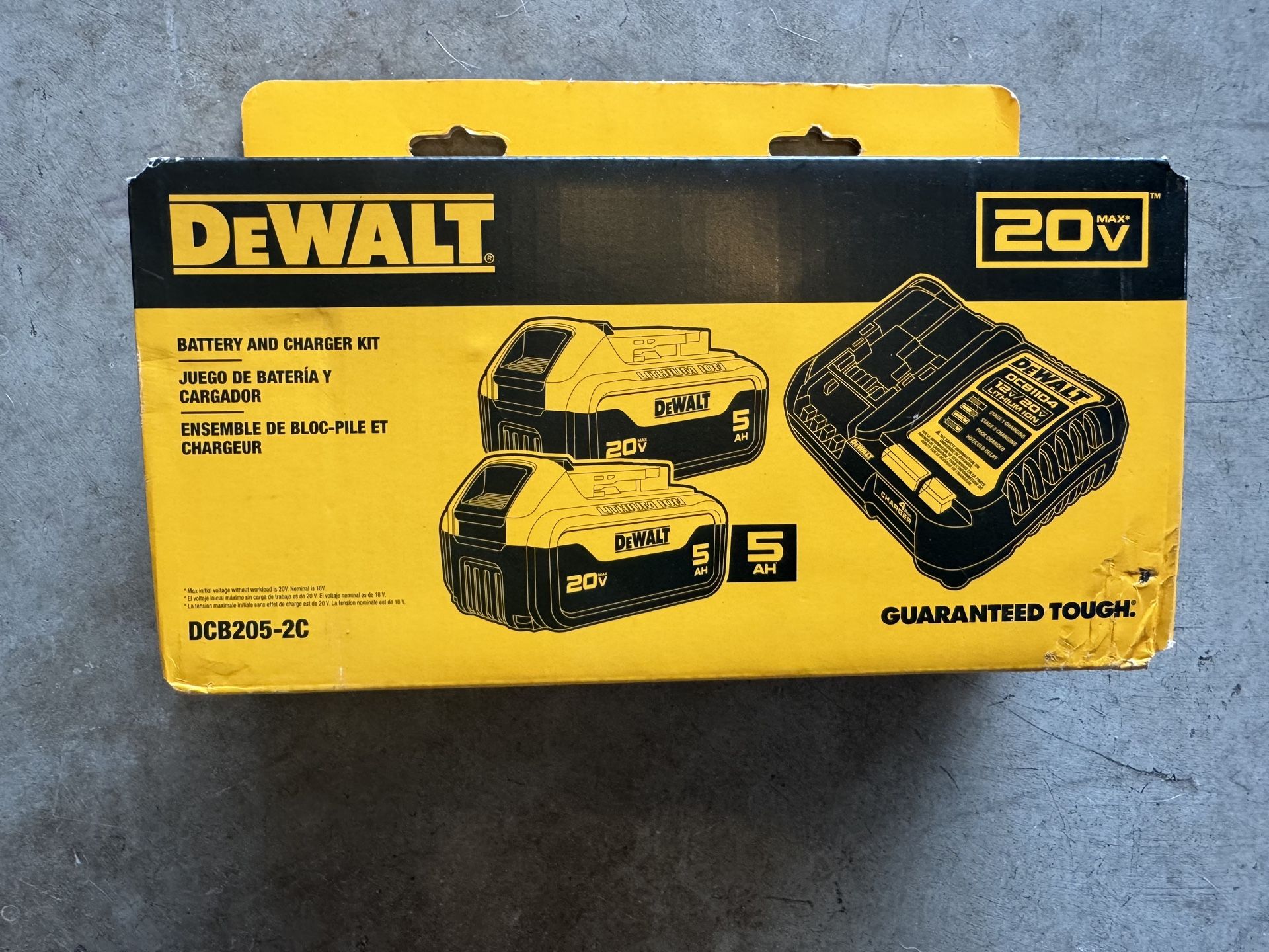 DEWALT 20 VOLTS BATTERIES AND CHARGER