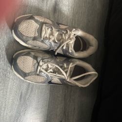 Shoes size 5.5Y kids