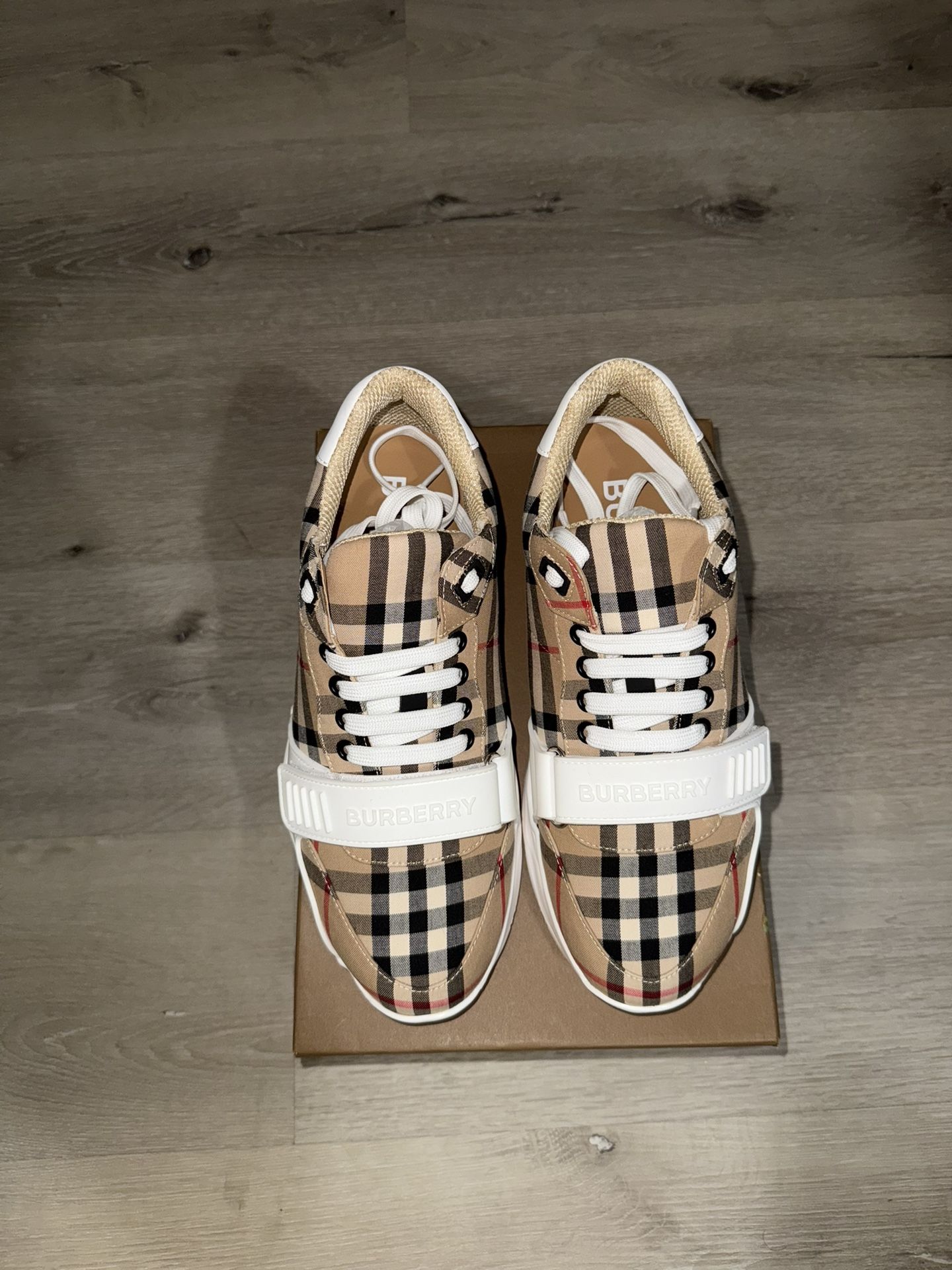 Burberry Trainer Shoe