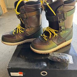 Nike Zoom Force 1 size 11 Snowboard Boots